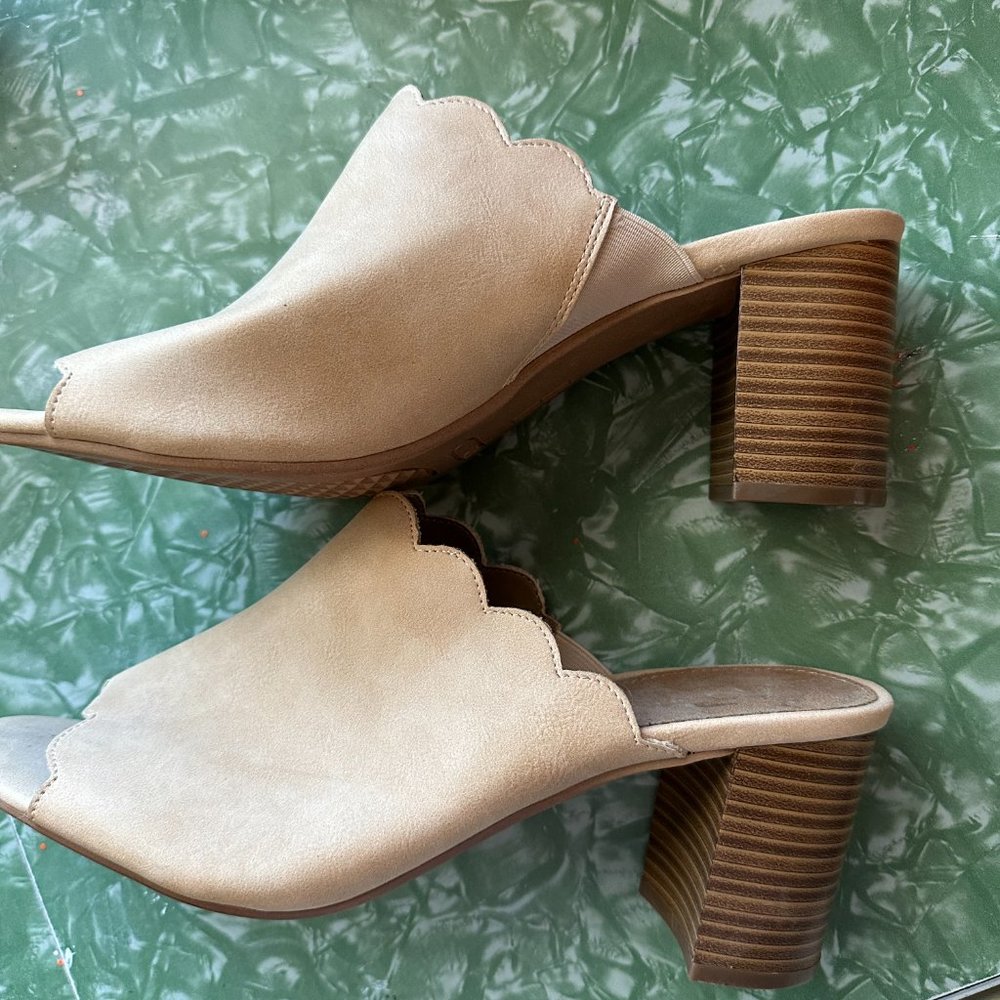 Aerosoles Women's guideline sandals light tan New Size 11